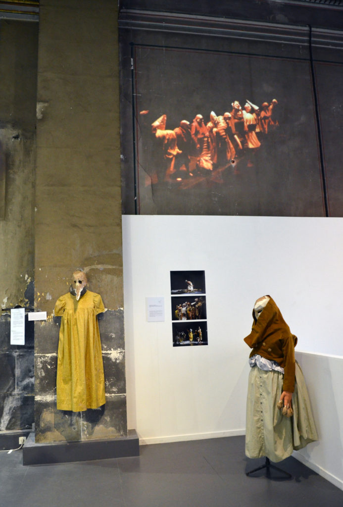 Crédit des photographies exposées: Sandrine Sitter 
Extrait de la vidéo de l'atelier spectacle filmée par Pascal Boyadjian 